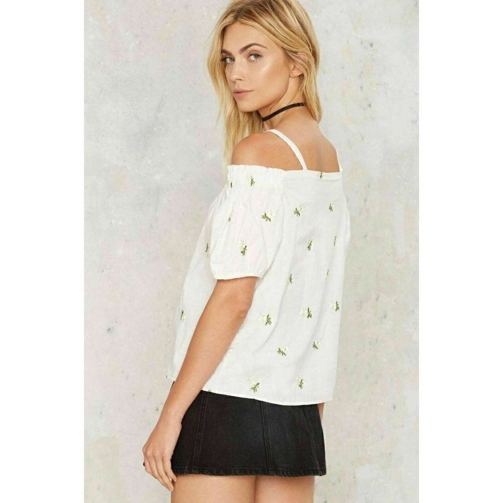 Nasty Gal Pursue Ivory Daisy embroidery Top OS - Picture 3 of 5